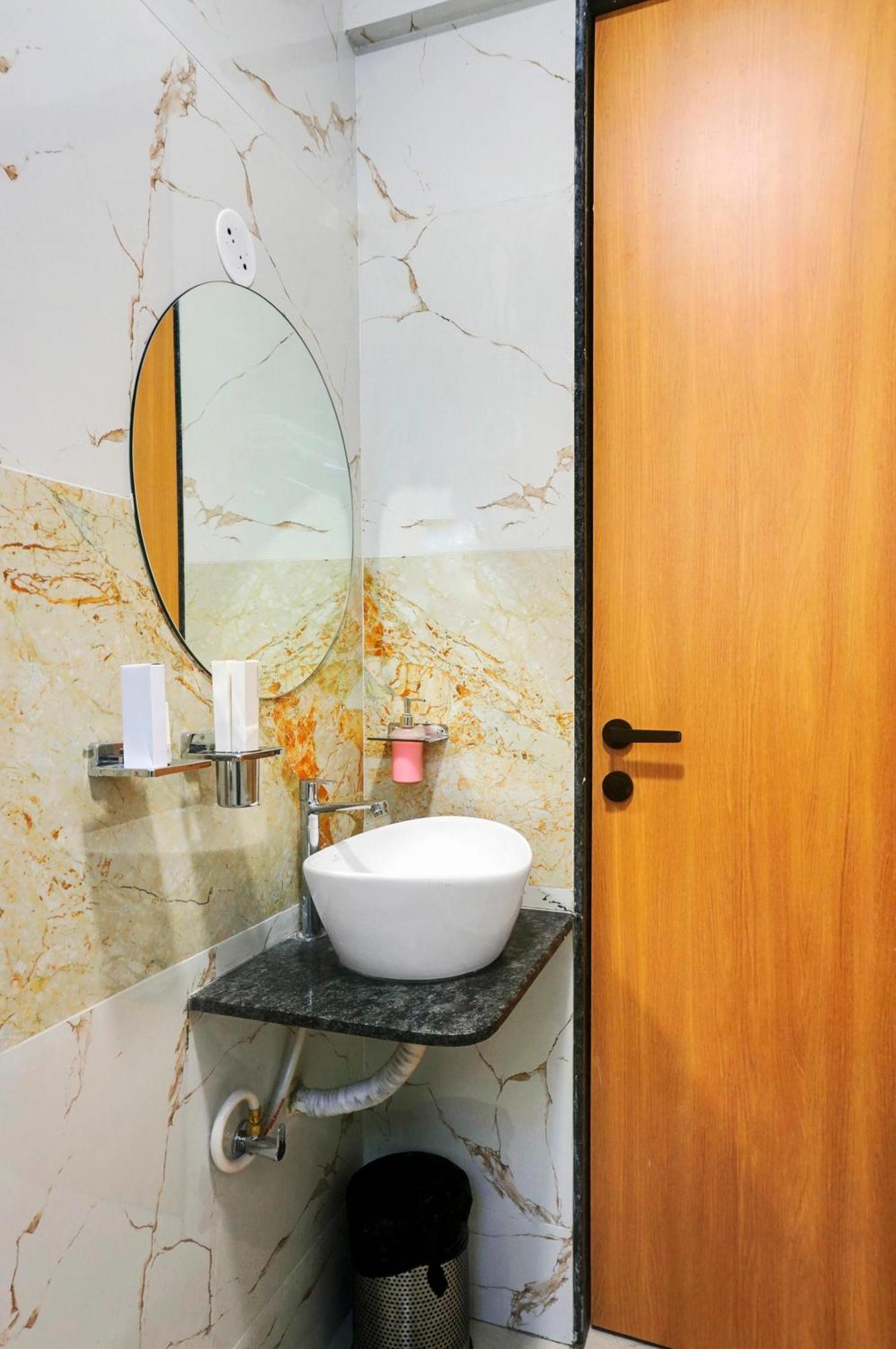 Palm Suites Baner- Indian Nationals Only Pune Extérieur photo